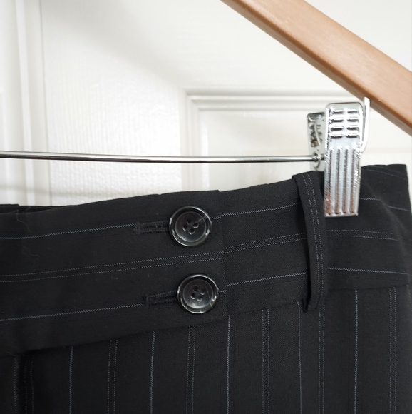 EUC Ann Taylor fine Italian wool blend pinstripe suit - Picture 10 of 15